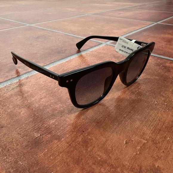 NWT Kenzo Black Frame Wayfarer Sunglasses - Picture 1 of 9